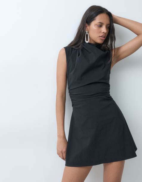 ASOS DESIGN vestido corto sin mangas de bengalina, con cuello alto y detalle de fruncido en negro - view 1
