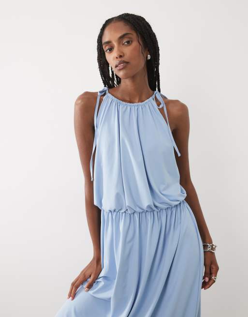 ASOS DESIGN - Vestido largo azul claro con cuello halter y diseño estilo blusón, 2 de 4