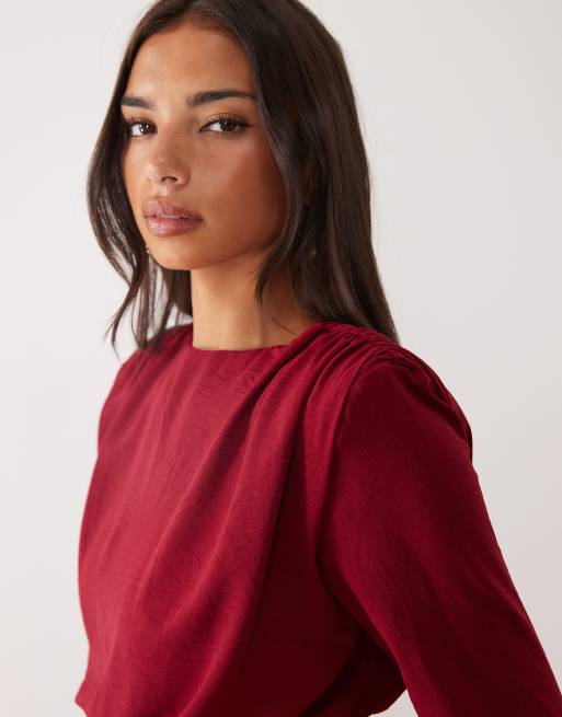 ASOS DESIGN vestido largo de manga murciélago en burdeos, 3 de 4
