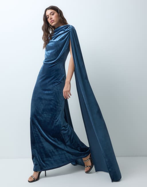 ASOS DESIGN vestido largo de terciopelo con detalle de caída tipo pañuelo en azul, 4 de 5