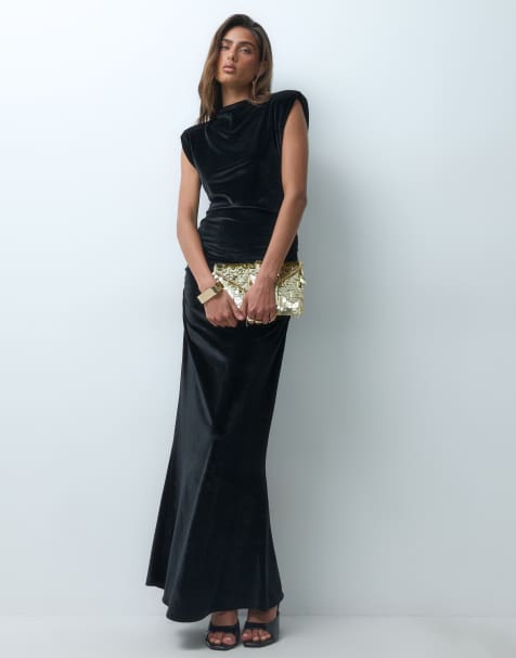 ASOS DESIGN vestido largo de terciopelo con hombreras en negro - view 1