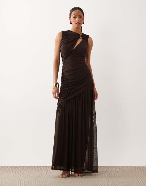 ASOS DESIGN - Vestido largo marrón chocolate con abertura en la espalda desbocada y detalle de cuentas de malla - view 1