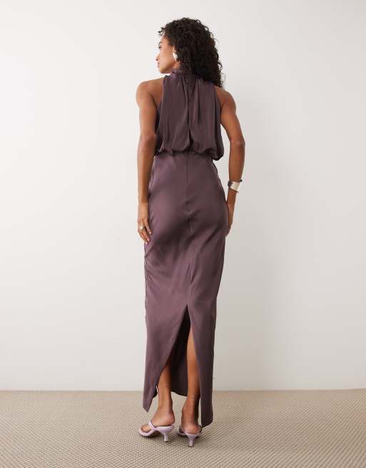 ASOS DESIGN - Vestido largo marrón chocolate estilo blusón con cuello halter de satén, 4 de 4