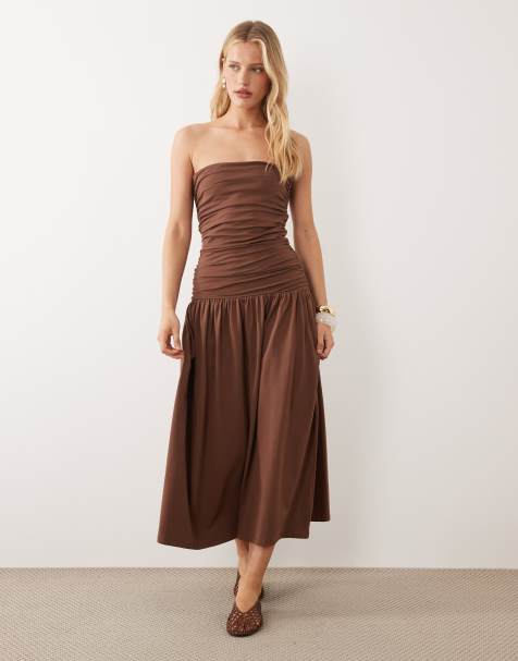 ASOS DESIGN - Vestido largo marrón chocolate fruncido con escote palabra de honor y cintura baja - view 1