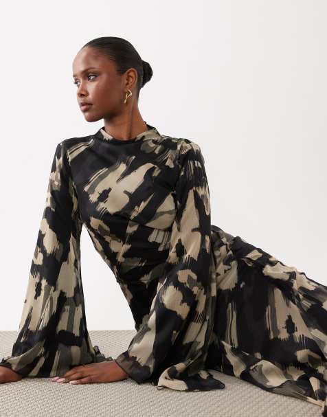 ASOS DESIGN - Vestido largo monocromático de manga larga con cuello alto, godets con volantes y mangas acampanadas - view 1