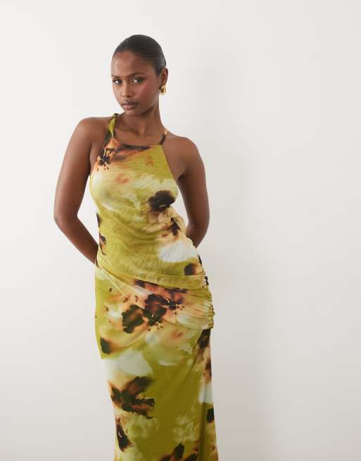 ASOS DESIGN - Vestido largo verde ceñido con estampado floral, cuello halter y detalle drapeado, 2 de 4