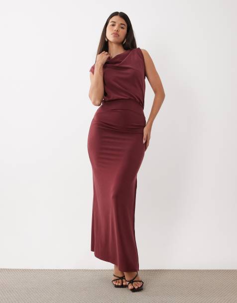 ASOS DESIGN - Vestido maxi con hombros descubiertos y detalle de abertura lateral en color higo - view 1