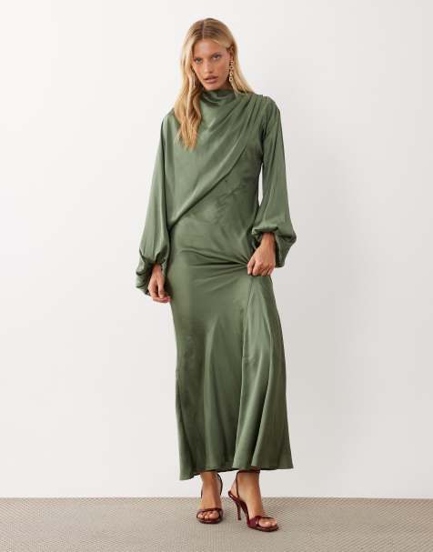 ASOS DESIGN - Vestido maxi satinado con manga blusón asimétrica en verde oliva - view 1