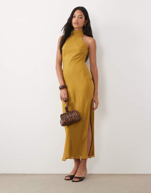 ASOS DESIGN - vestido midi de gasa con cuello alto en ocre, 2 de 4