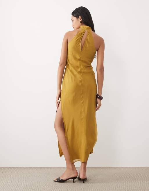 ASOS DESIGN - vestido midi de gasa con cuello alto en ocre, 4 de 4