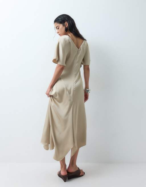 ASOS DESIGN - vestido midi de satén con cuello de pico en stone, 4 de 5