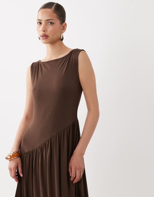 ASOS DESIGN - Vestido midi marrón chocolate con detalle drapeado de punto suave, 3 de 4