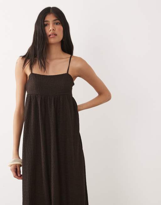 ASOS DESIGN - Vestido midi marrón con escote cuadrado de tejido texturizado, 3 de 4