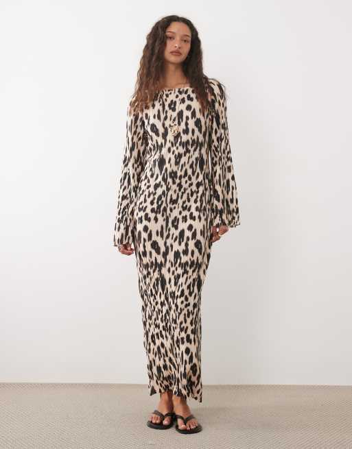 ASOS DESIGN - Vestido midi plisado de manga larga con estampado animal difuminado, 2 de 4