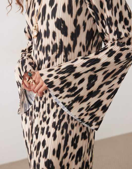 ASOS DESIGN - Vestido midi plisado de manga larga con estampado animal difuminado, 3 de 4