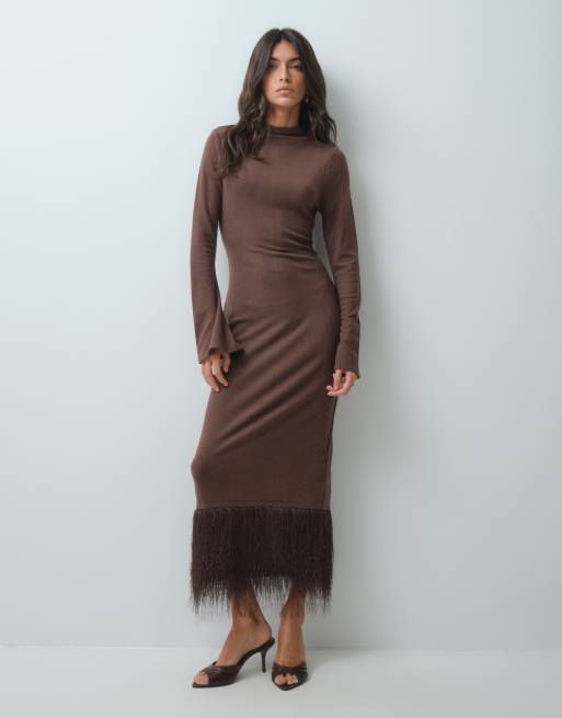 ASOS DESIGN vestido midi supersuave y mullido en chocolate, 3 de 5
