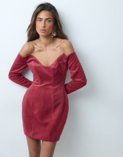 ASOS DESIGN vestido mini bardot estructurado de terciopelo en rojo - view 1