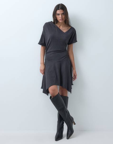 ASOS DESIGN vestido mini supersuave asimétrico con bajo en pico en gris carbón - view 1