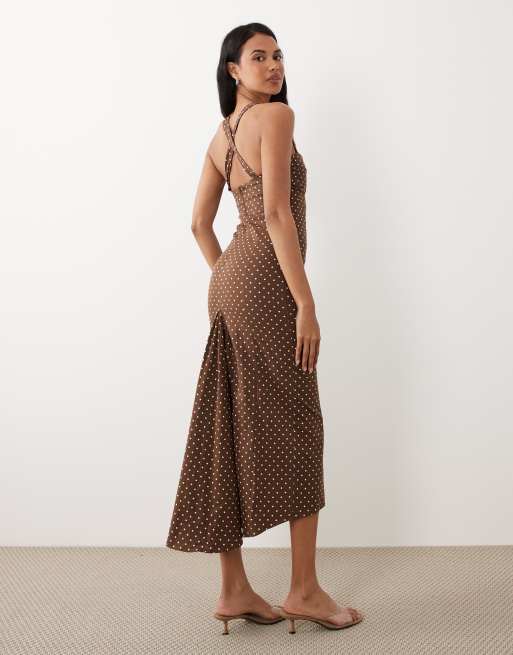 ASOS DESIGN - Vestito allacciato al collo con fondo svasato marrone a pois, 4 di 4