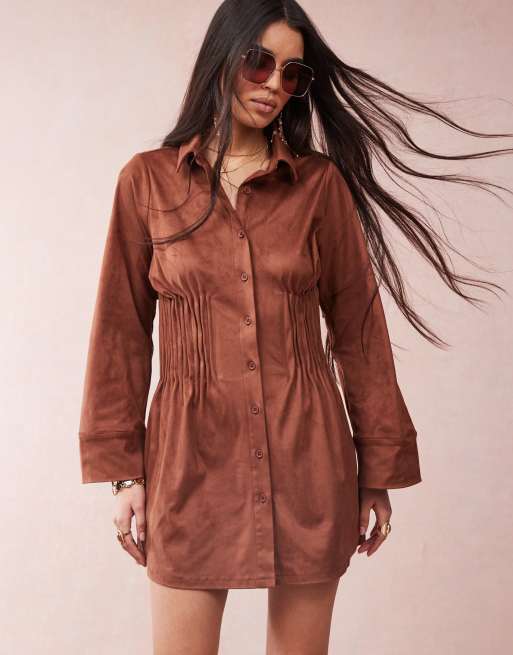 ASOS DESIGN - Vestito camicia corto in camoscio sintetico stretto in vita color cioccolato