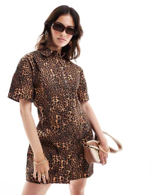 ASOS DESIGN - Vestito camicia corto in twill con stampa animalier e cuciture a vista