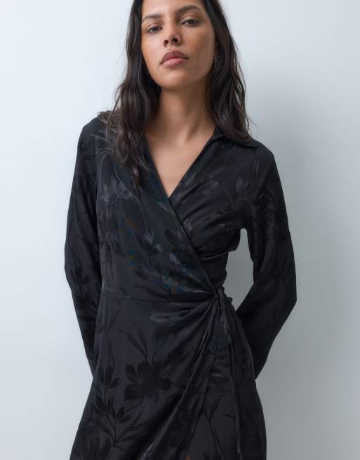ASOS DESIGN vestito camicia lungo in jacquard con dettaglio avvolgente e maniche lunghe nero, 4 di 4