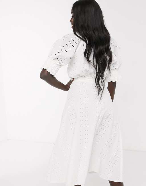 ASOS DESIGN - Vestito camicia midi bianco in pizzo con maniche a sbuffo e cintura con anello a D, 2 di 4