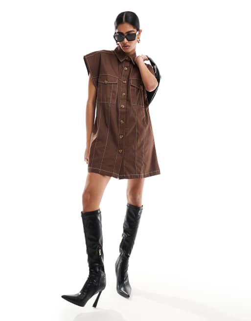 ASOS DESIGN - Vestito camicia squadrato corto senza maniche in twill color moka con cuciture a contrasto