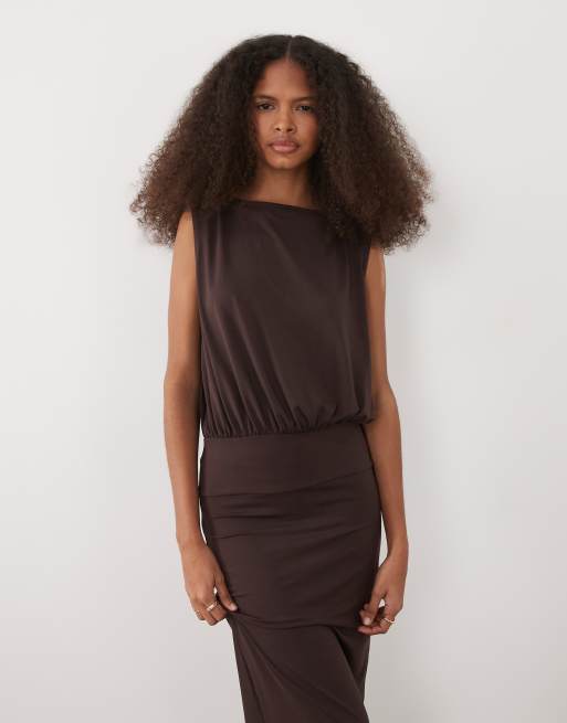 ASOS DESIGN - Vestito con top senza maniche sblusato e gonna al polpaccio marrone, 2 di 4