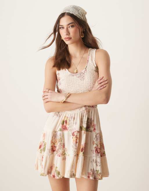 ASOS DESIGN - Vestito corto a balze stropicciato con stampa a fiori vintage e scollo ampio