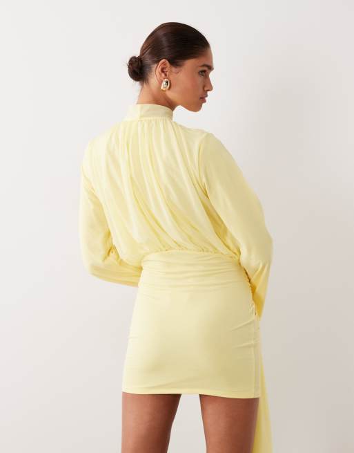 ASOS DESIGN - Vestito corto a campana accollato in chiffon elasticizzato giallo limone, 4 di 4