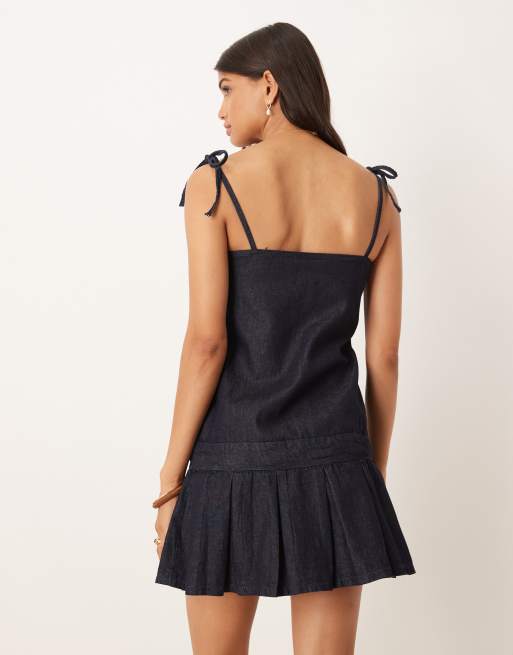 ASOS DESIGN - Vestito corto a canottiera con fondo a pieghe in lavaggio denim, 4 di 4
