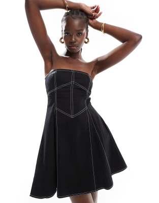 ASOS DESIGN - Vestito corto a fascia in twill nero con cuciture a contrasto