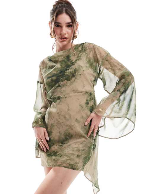 ASOS DESIGN - Vestito corto a maniche lunghe con orlo asimmetrico, scollo a barchetta e ad anello