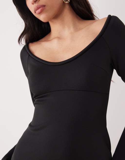 ASOS DESIGN - Vestito corto a maniche lunghe con scollo rotondo e spalle scoperte in tessuto stile scuba nero, 3 di 4
