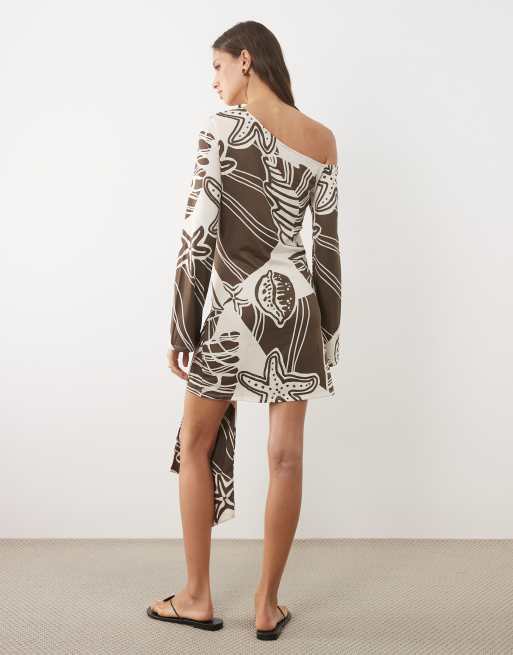 ASOS DESIGN - Vestito corto a maniche lunghe con spalle scoperte e allacciatura con stampa astratta, 4 di 4