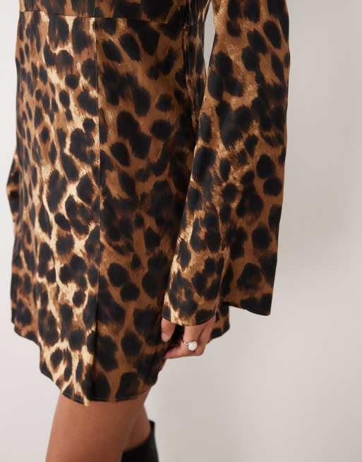 ASOS DESIGN - Vestito corto a maniche lunghe con stampa animalier, 3 di 4