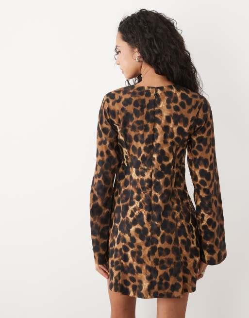 ASOS DESIGN - Vestito corto a maniche lunghe con stampa animalier, 4 di 4