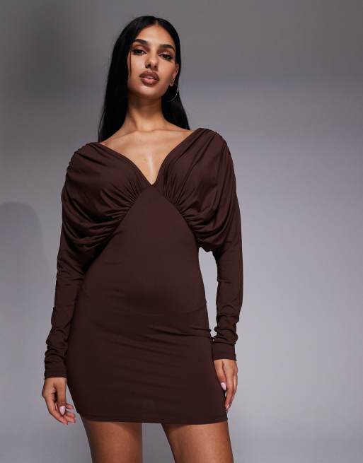 ASOS DESIGN - Vestito corto a maniche lunghe marrone arricciato con maniche ad ali di pipistrello, 4 di 4