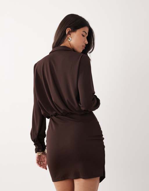 ASOS DESIGN - Vestito corto a maniche lunghe marrone con gonna avvolgente e dettaglio camicia, 3 di 4