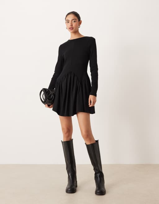 ASOS DESIGN - Vestito corto a maniche lunghe nero con scollo rotondo e orlo sceso, 2 di 4