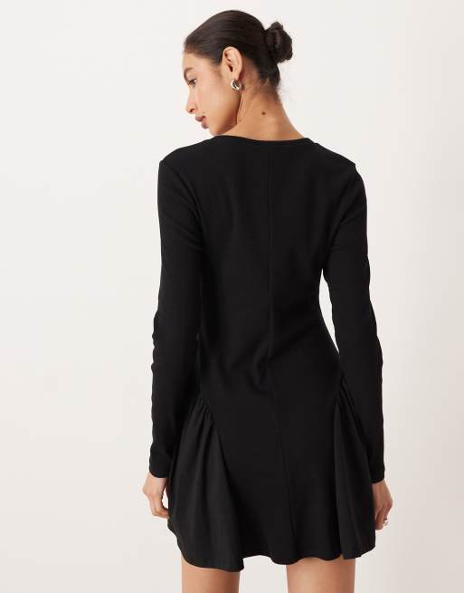 ASOS DESIGN - Vestito corto a maniche lunghe nero con scollo rotondo e orlo sceso, 4 di 4