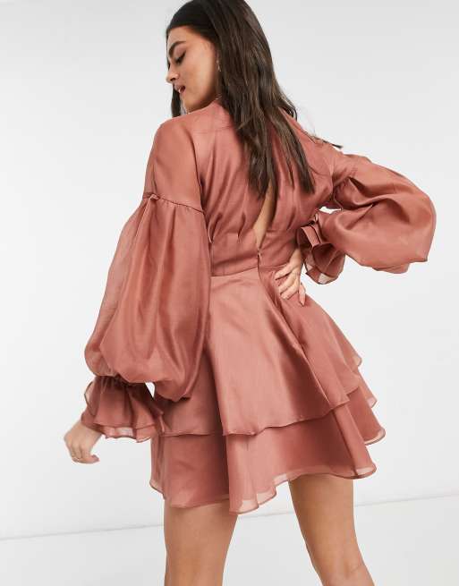 ASOS DESIGN Vestito corto a pieghe con maniche a campana e