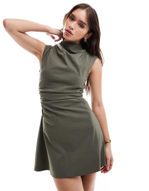 ASOS DESIGN - Vestito corto accollato in bengalina verde oliva senza maniche con dettagli arricciati