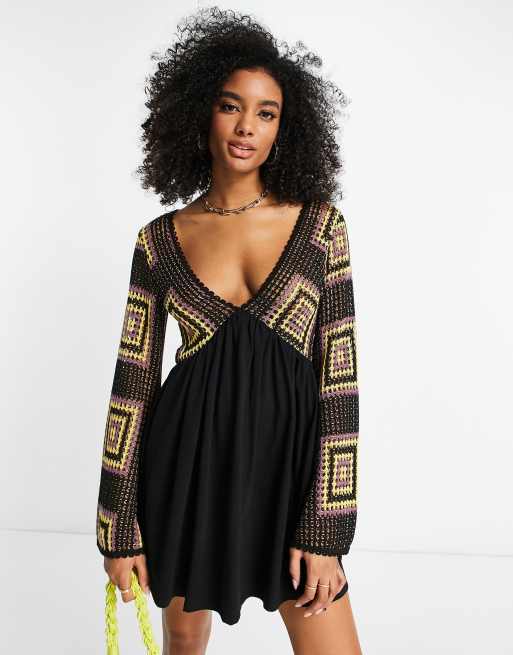 ASOS DESIGN - Vestito corto all'uncinetto con maniche svasate, colore nero