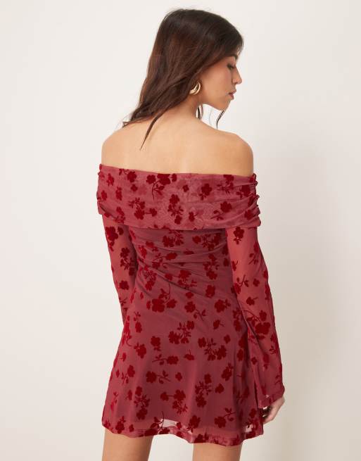 ASOS DESIGN - Vestito corto asimmetrico in tessuto a rete floccato rosso con risvolto, 3 di 4