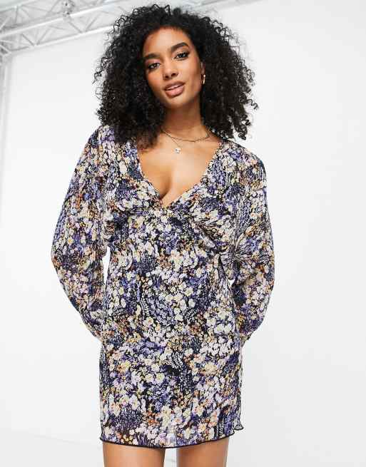 ASOS DESIGN - Vestito corto asimmetrico plissé a fiori astratti con maniche ad ali di pipistrello