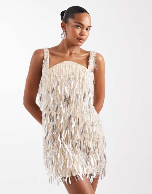 ASOS DESIGN - Vestito corto avorio con decorazioni e scollo curvo