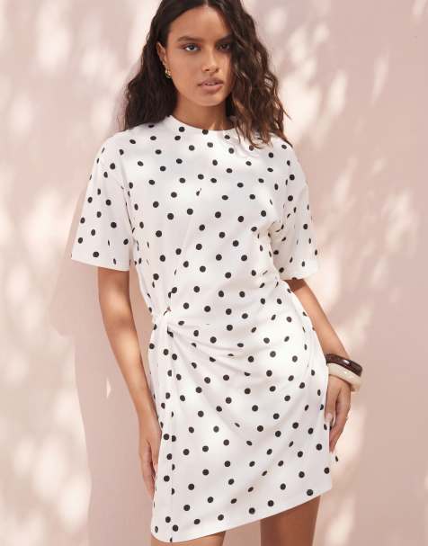 ASOS DESIGN - Vestito corto avvolgente in vita a pois monocromatici - view 1