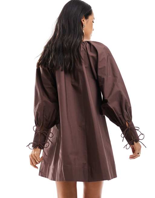ASOS DESIGN - Vestito corto color cioccolato con polsini lunghi, 2 di 3